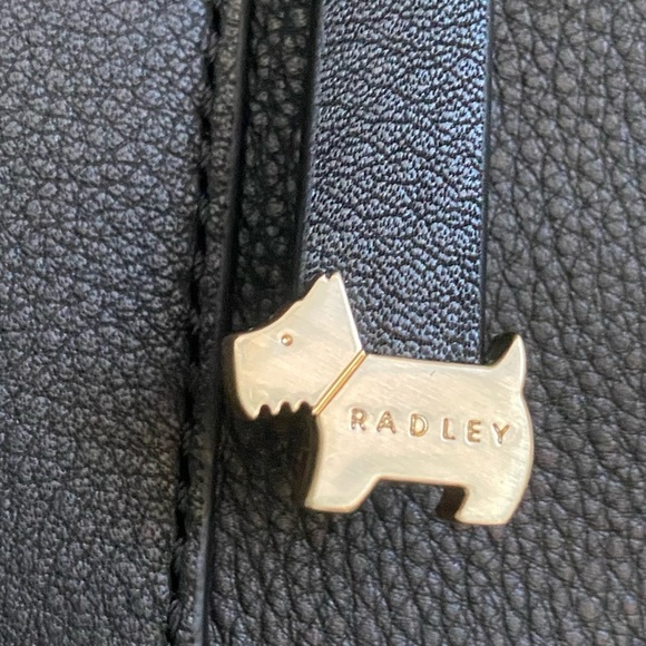 NWOT RADLEY LONDON Baylis Road Medium Multiway Bag Black with Dog Charm - Picture 11 of 13